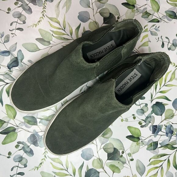 Steve Madden Green Suede Chelsie Boots - Picture 2 of 5